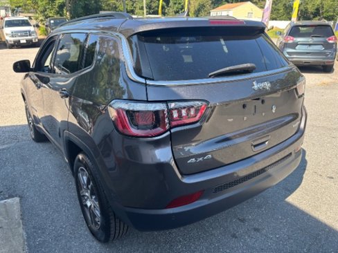 Used 2020 Jeep Compass Latitude image 3