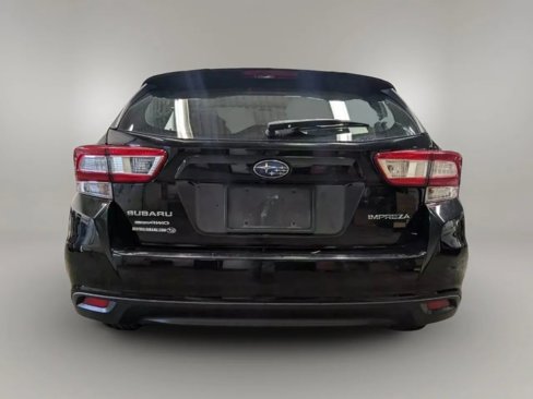 Used 2019 Subaru Impreza 2.0i Premium image 8