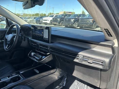 Used 2023 Lincoln Corsair AWD image 21