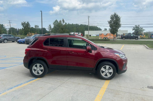 Used 2021 Chevrolet Trax LT w/ LT Convenience Package image 5
