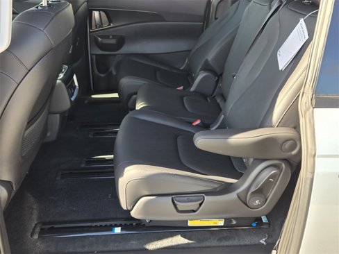 New 2026 Kia Carnival SX image 7