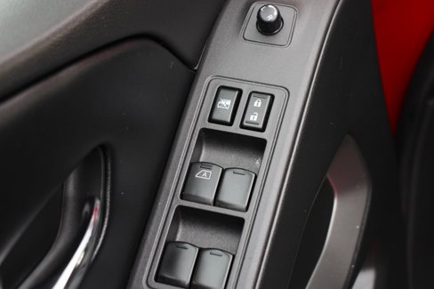 Used 2025 Nissan Frontier SV image 15