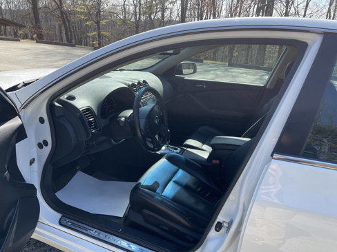 Used 2011 Nissan Altima 3.5 SR w/ 3.5SR Premium Pkg image 23