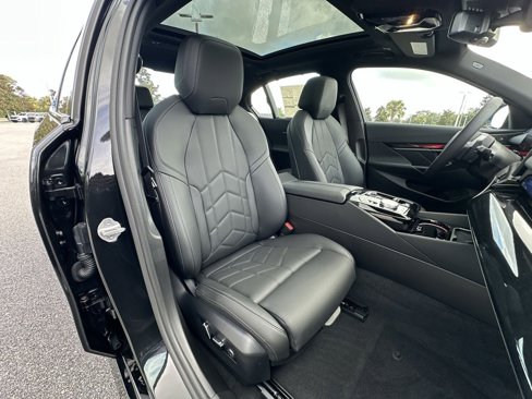 New 2026 BMW 550e xDrive w/ Executive Package image 29