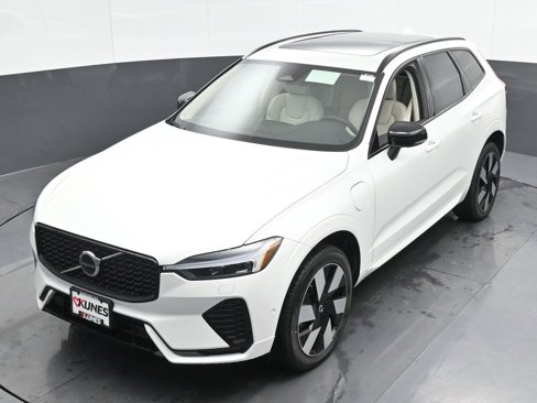 New 2025 Volvo XC60 T8 Plus w/ Protection Package Premier image 36