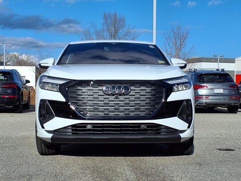 New 2025 Audi Q4 e-tron Premium Plus image 2