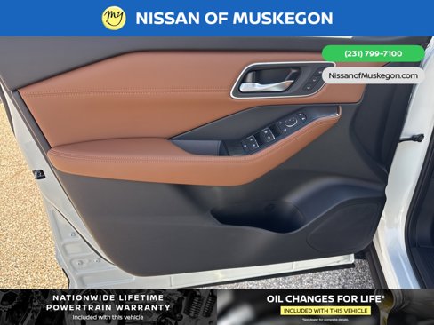 New 2026 Nissan Rogue Platinum image 9