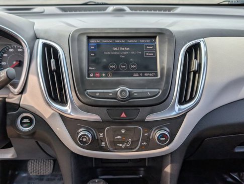 Used 2021 Chevrolet Equinox LS image 17