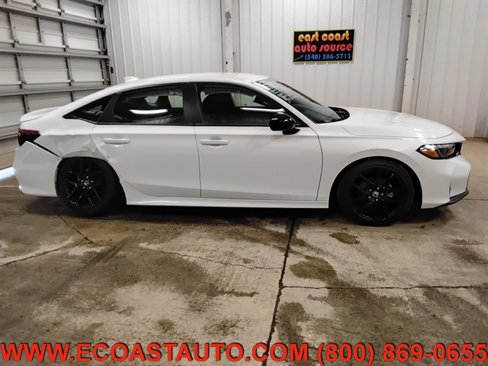 Used 2025 Honda Civic Sport image 2