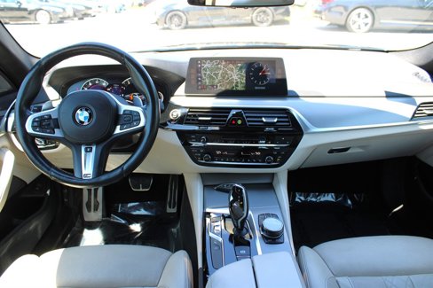 Used 2018 BMW M550i xDrive image 16