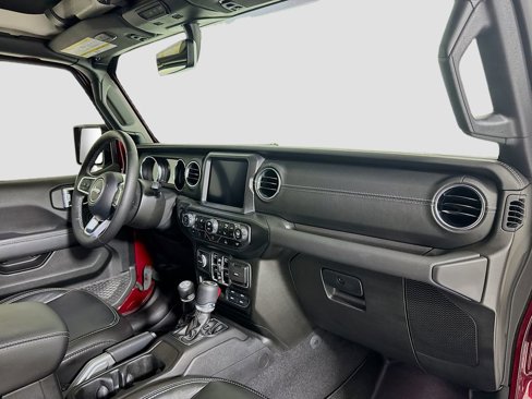 Used 2021 Jeep Wrangler Unlimited Sahara w/ Cold Weather Group image 27