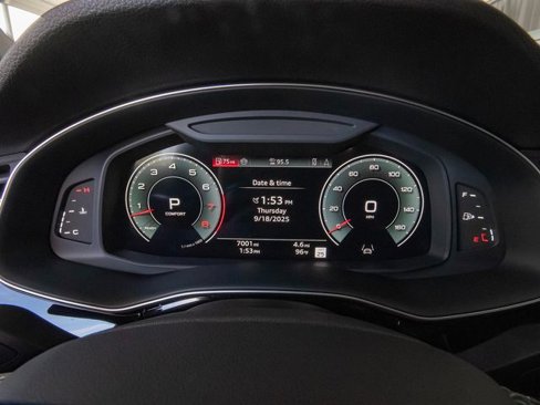Certified 2025 Audi Q8 Premium image 9