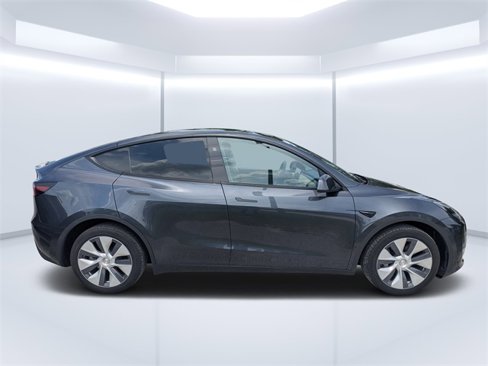 Used 2024 Tesla Model Y Long Range image 2