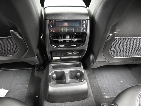 New 2025 Jeep Grand Cherokee L Limited w/ Black Appearance Package image 32