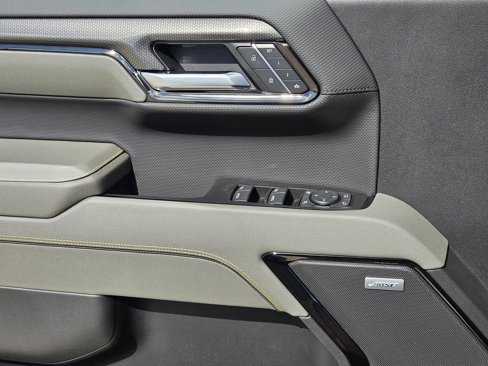 New 2026 Chevrolet Silverado 1500 ZR2 image 24