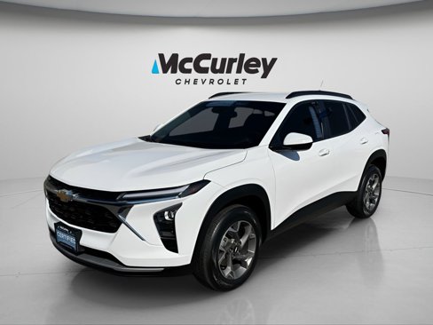 Certified 2024 Chevrolet Trax LT w/ Driver Confidence Package image 1