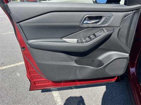 New 2026 Nissan Rogue Platinum image 14