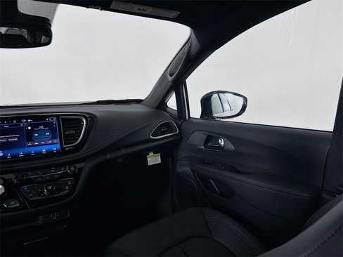 New 2026 Chrysler Pacifica Select image 25