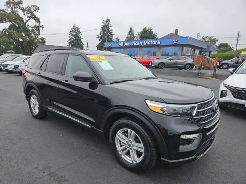 Used 2024 Ford Explorer XLT w/ Equipment Group 202A image 1