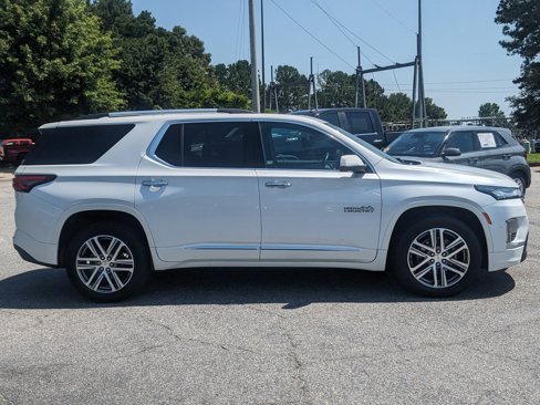 Used 2023 Chevrolet Traverse High Country image 3