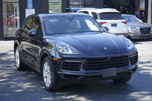 Used 2021 Porsche Cayenne w/ Premium Package image 5