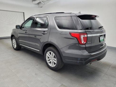 Used 2018 Ford Explorer XLT w/ Equipment Group 202A image 3