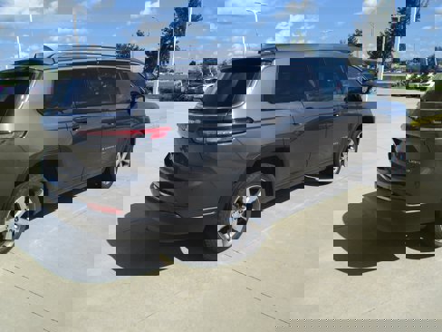 Used 2022 Jeep Grand Cherokee L Limited image 5