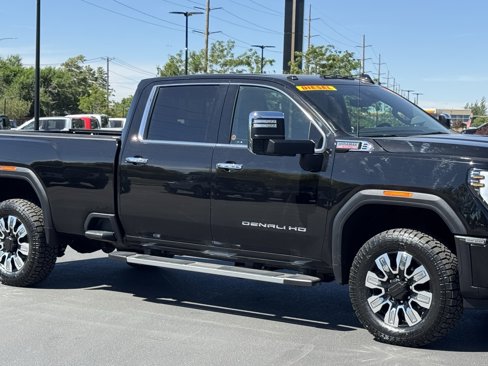 Used 2024 GMC Sierra 3500 Denali w/ Denali Reserve Package image 5