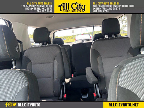 Used 2018 Chevrolet Traverse LT image 13