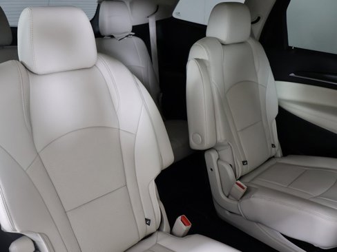 Used 2023 Buick Enclave Essence image 32