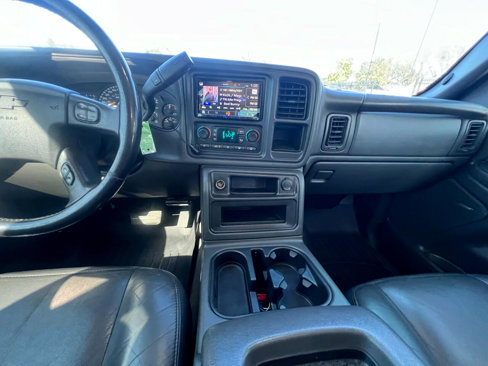 Used 2006 Chevrolet Silverado 2500 LT w/ Heavy-Duty Power Package image 72