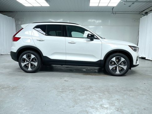 New 2026 Volvo XC40 B5 Plus w/ Protection Package Premier image 24