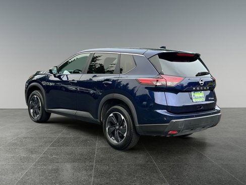 Used 2024 Nissan Rogue SV image 5