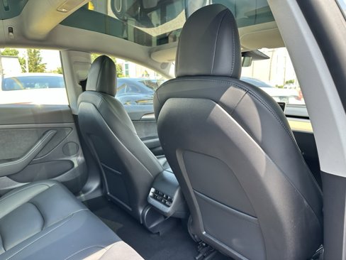 Used 2023 Tesla Model 3 Standard Range image 13
