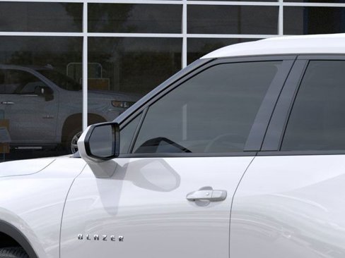 New 2025 Chevrolet Blazer LT image 16