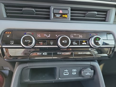 New 2025 Honda Pilot Touring image 27