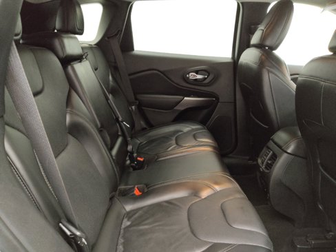Used 2020 Jeep Cherokee Limited image 19