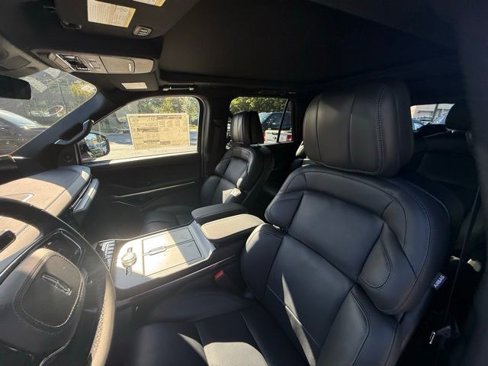 New 2025 Lincoln Navigator L Reserve w/ Jet Appearance Package image 11