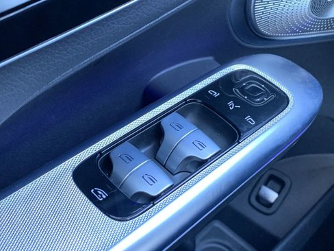 Certified 2025 Mercedes-Benz GLC 300 image 10