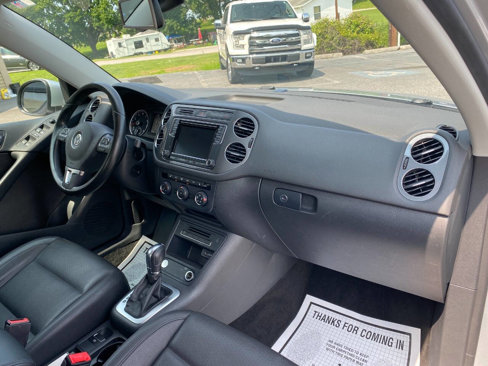 Used 2017 Volkswagen Tiguan S image 29