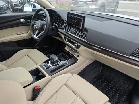 Certified 2025 Audi Q5 2.0T Premium Plus w/ Premium Plus Package image 16