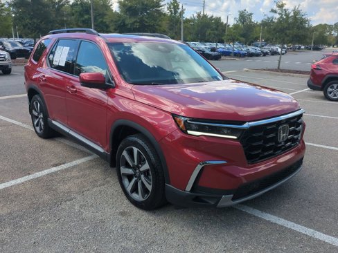Used 2023 Honda Pilot Elite image 3