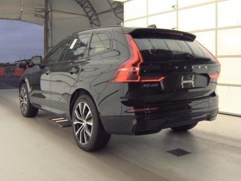Certified 2025 Volvo XC60 B5 Plus image 3