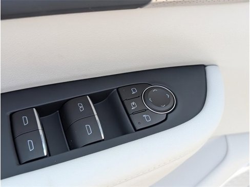 New 2026 Buick Enclave Avenir image 18