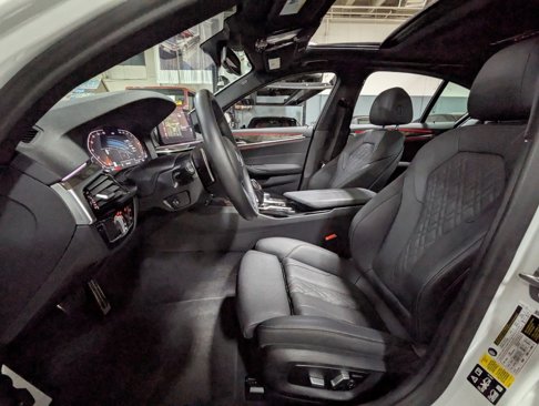 Used 2022 BMW 540i xDrive w/ M Sport Package image 20