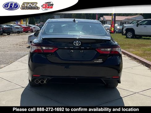 Used 2021 Toyota Camry SE w/ Cold Weather Package image 6