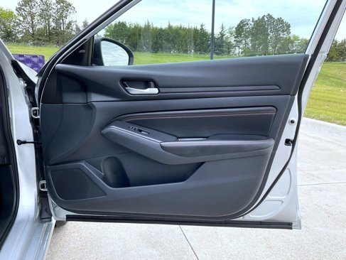 Used 2022 Nissan Altima 2.5 SR image 17