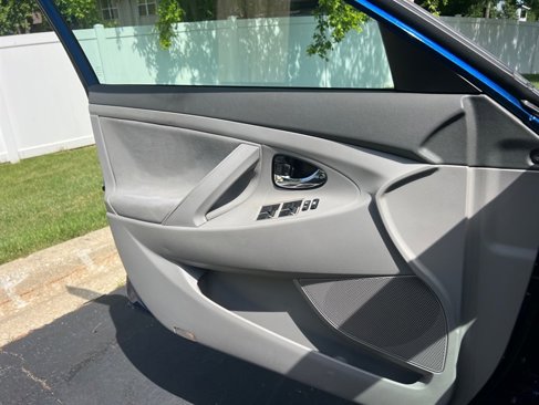Used 2010 Toyota Camry LE image 27