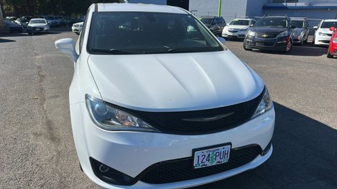 Used 2018 Chrysler Pacifica Touring Plus w/ S Appearance Package image 1