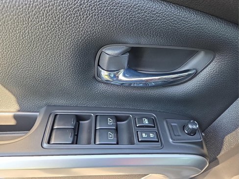 Used 2021 Nissan Titan SV w/ SV Convenience Package image 13